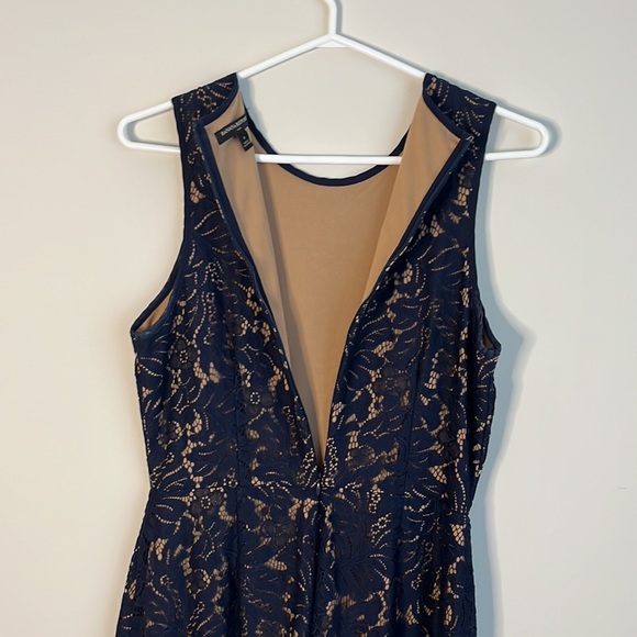 Banana Republic navy lace cocktail dress fit for any occasion - Picture 5 of 6